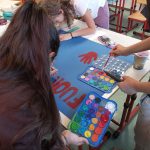 work in progress cartelloni no alla violenza: bambini con acquerelli