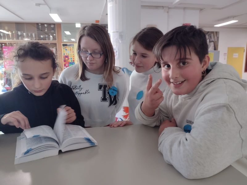 la squadra azzurra alle prese con il dizionario