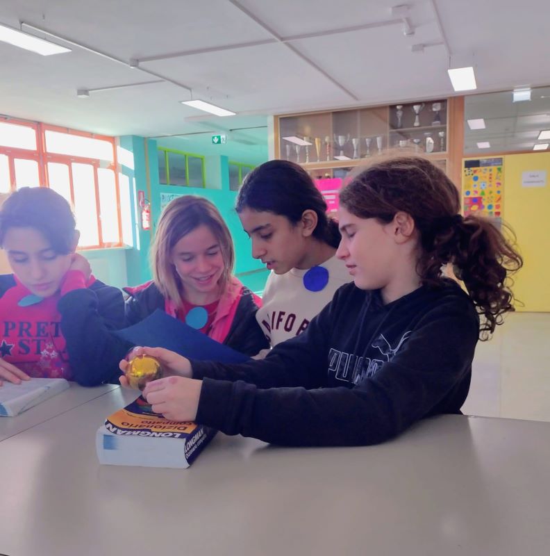 la squadra blu al lavoro