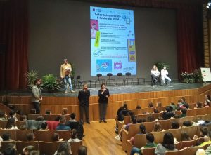 la polizia postale parla ai ragazzi nell'auditorium santa chiara