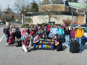 foto di gruppo all'arrivo degli amici spagnoli