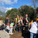 Il sindaco taglia il nastro