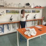 professoressa che spiega