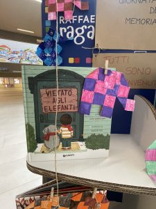 Dettaglio libro in bacheca Vietato agli elefanti